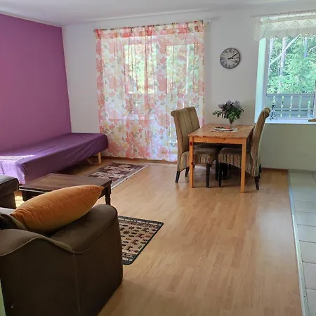 Apartament Vormsi Ohvitseride Maja Korter Nr 4 Hullo