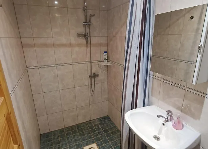 Vormsi Ohvitseride Maja Korter Nr 4 Hullo